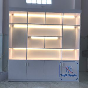 tủ trưng bày mỹ phẩm có đèn leb