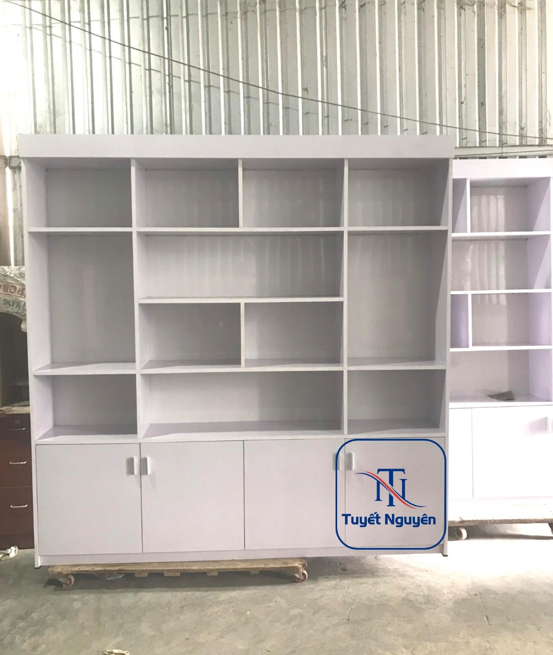 tu-trung-bay-my-pham-co-den tủ trưng bày mỹ phẩm có đèn