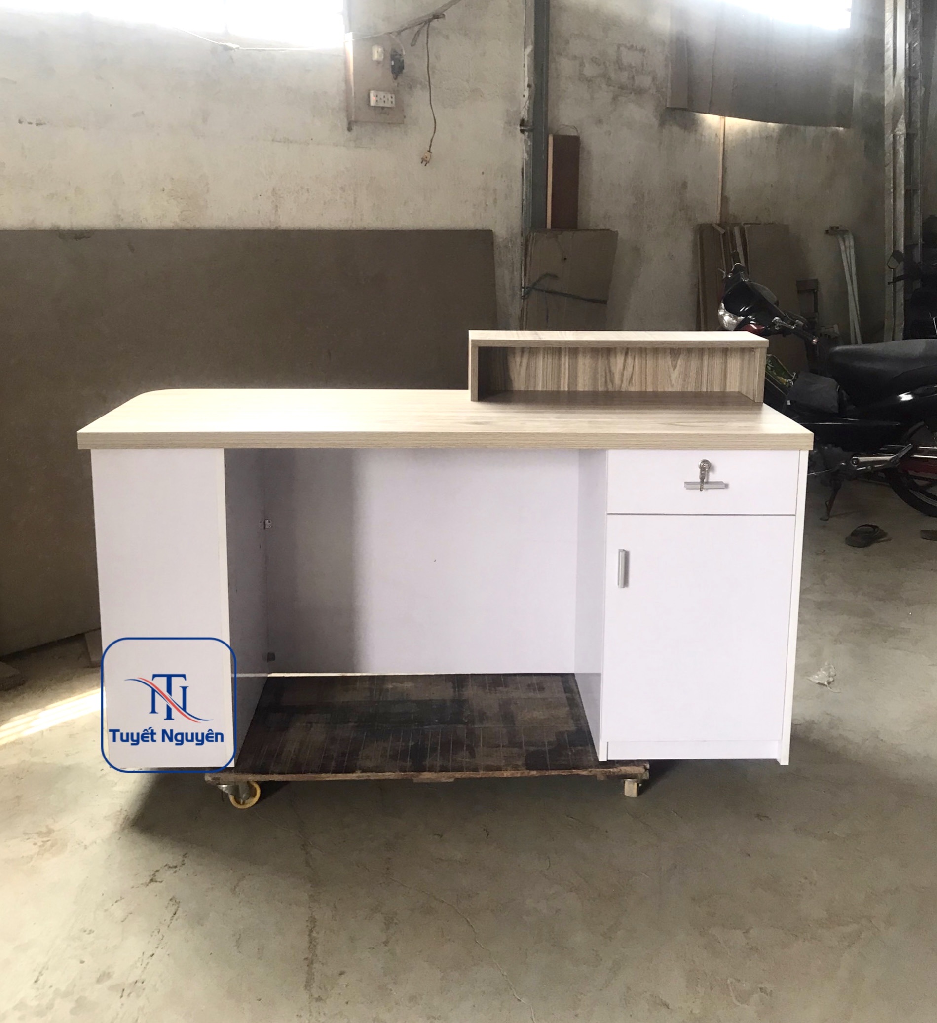 quay-thu-ngan-1m5-dep quầy thu ngân 1m5 đẹp