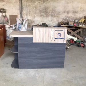 mẫu bàn thu ngân đơn giản