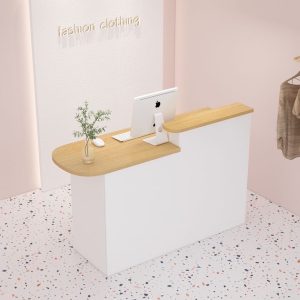 quầy thu ngân shop quần áo