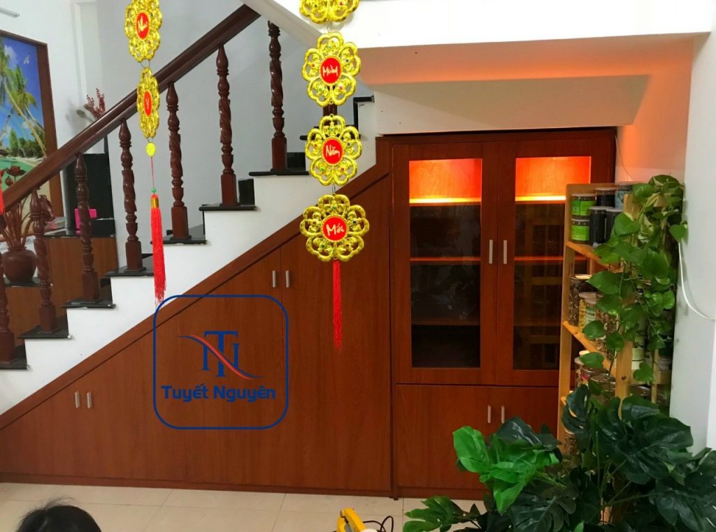 gầm cầu thang