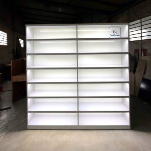 tủ trưng bày sản phẩm có đèn LED